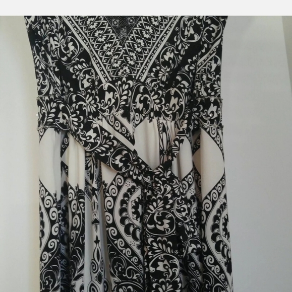 Yvos Floral Dress - Picture 5 of 12